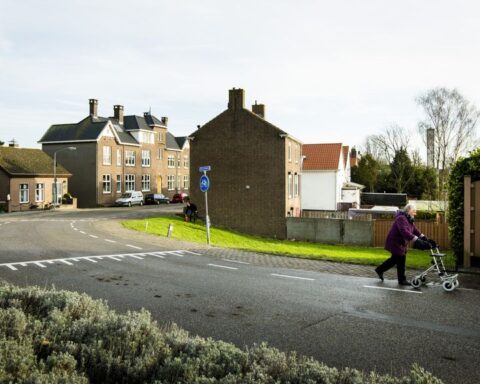 Gemeente Moerdijk voorziet opheffing dorp voor uitbreiding haven- en industriegebied