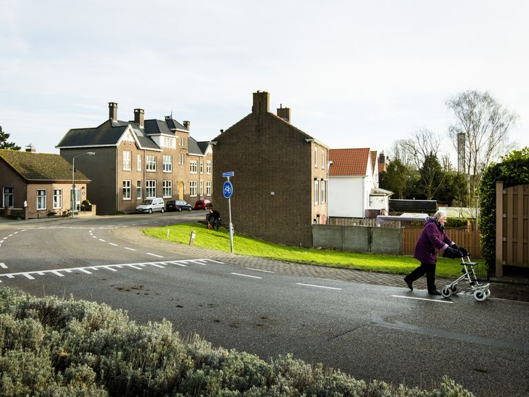 Gemeente Moerdijk voorziet opheffing dorp voor uitbreiding haven- en industriegebied