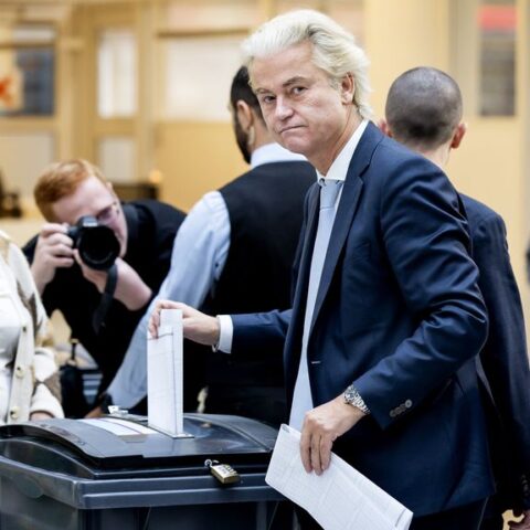 Gemeenten wijzen beschuldigingen van Wilders over stemfraude van de hand