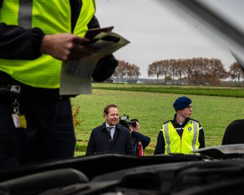 Grenscontroles verlengd, kabinet verwacht preventief effect