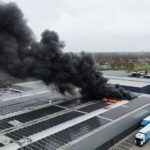 Grote brand op industrieterrein in Barneveld, A30 afgesloten in beide richtingen