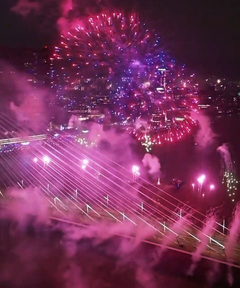 Grote vuurwerkshow bij Erasmusbrug Rotterdam gaat door na gemeentelijke steun