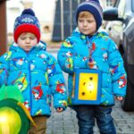 Kinderen met lantaarntjes zingen voor snoep: Sint Maarten wint aan populariteit in Nederland