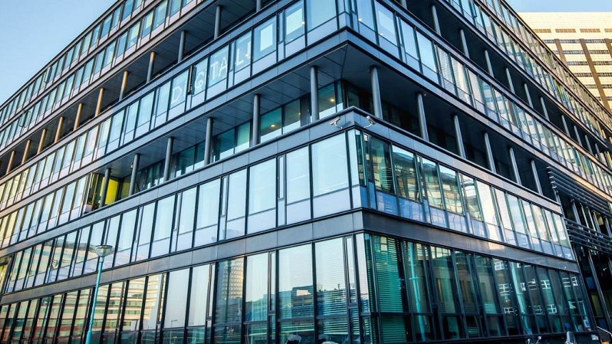 KPN verlaat volgend jaar het Glass House in Amsterdam, NSI ziet kansen voor modernisering