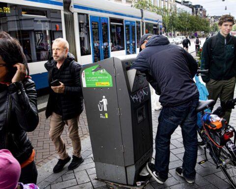 Lever een flesje in en maak kans op een prijs: nieuwe maatregelen tegen zwerfafval
