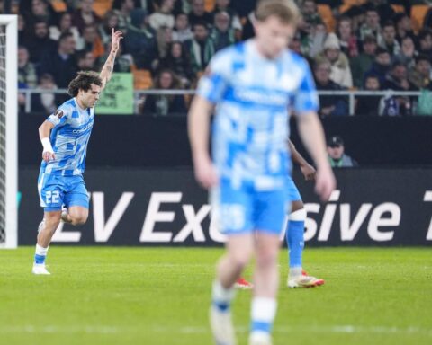 Maxi Rodriguez' wondergoal niet genoeg terwijl Utrecht verliest van Real Betis in Sevilla