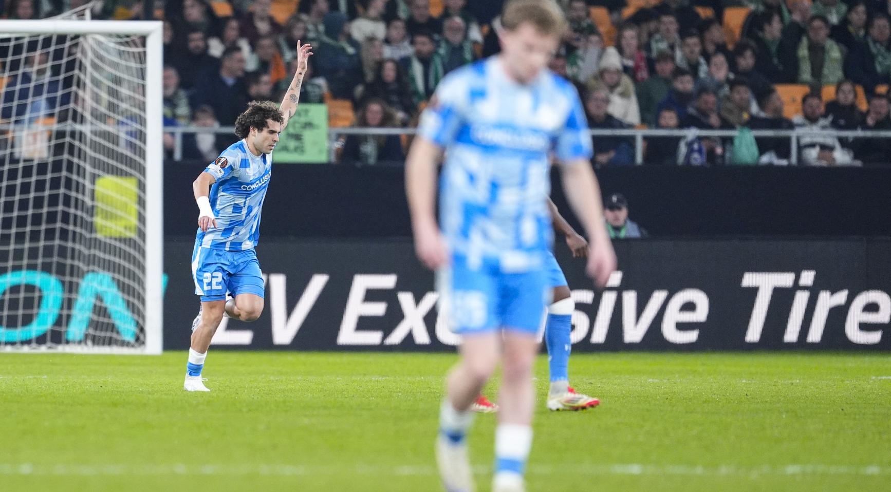 Maxi Rodriguez' wondergoal niet genoeg terwijl Utrecht verliest van Real Betis in Sevilla