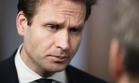 Minister Karremans: Nexperia herstart levering van chips