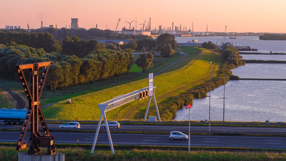 Moerdijk kiest oostelijke uitbreiding voor haven- en industrieterrein, dorp staat onder druk