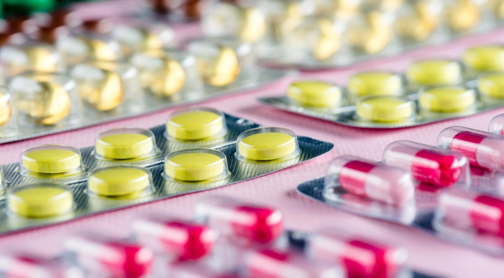 Nederlandse autoriteiten onderzoeken tientallen sterfgevallen gerelateerd aan online drugverkoop