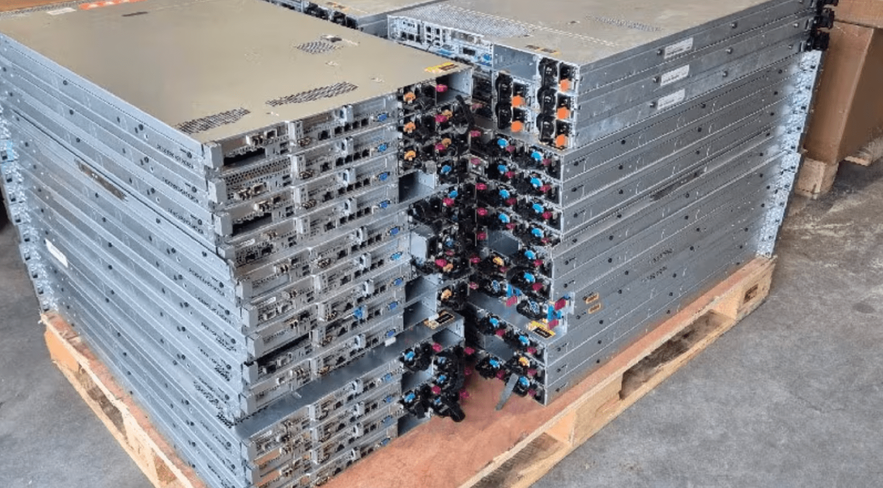 Nederlandse politie in Den Haag en Zoetermeer neemt duizenden servers in beslag voor ransomware en kinderpornografie