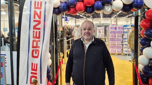 Nieuwe prijsvechter opent snel nieuwe winkels en koopt overtollige voorraden aan