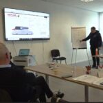 Oekraïners volgen cursus over autorijden met een beperking in Gelderland