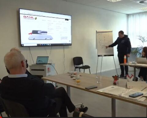 Oekraïners volgen cursus over autorijden met een beperking in Gelderland