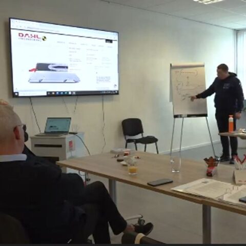 Oekraïners volgen cursus over autorijden met een beperking in Gelderland