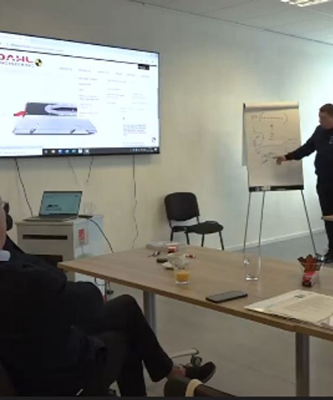 Oekraïners volgen cursus over autorijden met een beperking in Gelderland