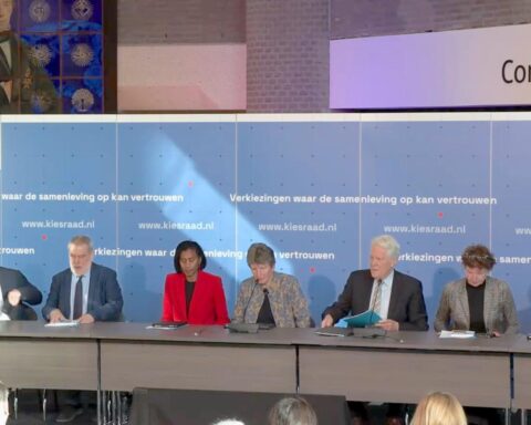 Officiële verkiezingsresultaten bevestigen 26 zetels voor D66 en PVV; geen wijziging ten opzichte van exitpolls