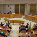 Parlement roept kabinet op om "disproportionele" salarisregels для высококвалифицированных мигрантов смягчить