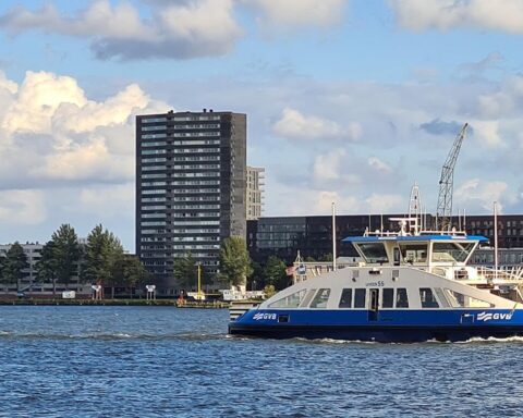 Plan voor brug over het IJ in Amsterdam opnieuw vertraagd