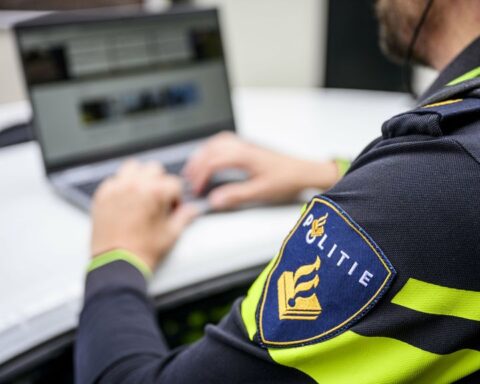 Politie ontslaat drie medewerkers om seksueel getinte foto's, drugsgebruik en schending van ambtsgeheim