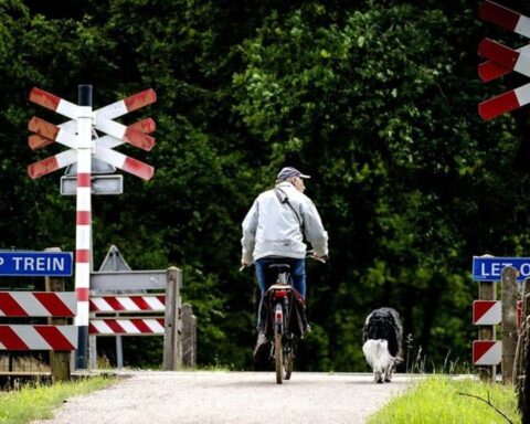 ProRail verwijdert opnieuw onbewaakte spoorwegovergangen, nu bij Dalfsen