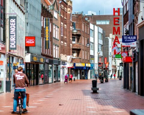 Retailtransformatie: grote winkels krimpen terwijl leegstaande panden als woningen worden gebruikt