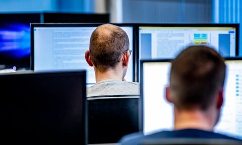 Schaarste leidt tot vermindering van personeelstekorten en inkomenskloof