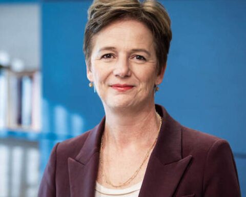 Simone Smit benoemd als eerste vrouwelijke directeur van de Nederlandse inlichtingendienst AIVD