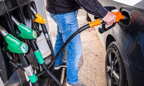 Tanken wordt volgend jaar duurder door hogere accijns voor ov-ondersteuning