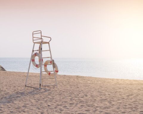 Texel прекращает использовать студентов в качестве спасателей на пляжах спустя 75 лет