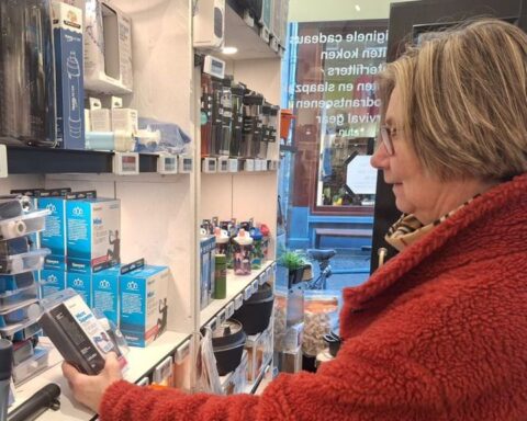 Toegenomen vraag naar waterfilters en noodpakketten na waterbesmetting in Utrecht