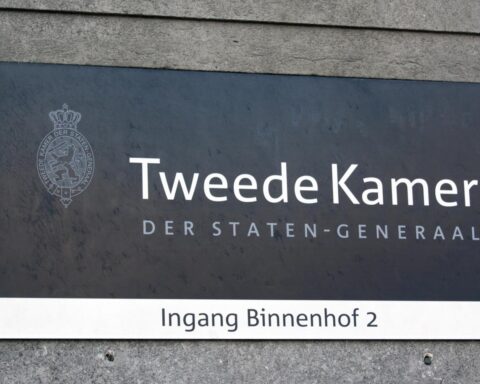 Tweede Kamer verliest 136 jaar ervaring met eedaflegging nieuwe leden