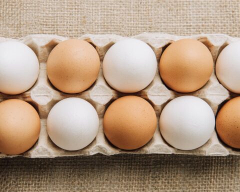 Uitbraken van vogelgriep verstoren Nederlandse e supply terwijl prijzen blijven stijgen