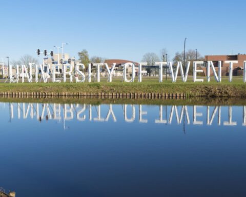Universiteit Twente schrapt cum laude onderscheiding voor Ph.D. vanwege genderongelijkheid
