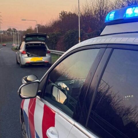 Vader onder invloed van drugs bij Maastricht, politie haalt kind van 6 uit auto