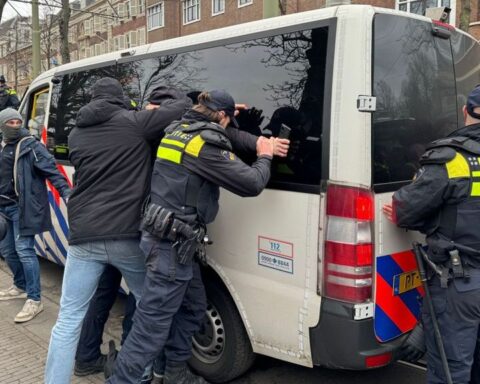 Veiligheidsrisicogebied in Den Haag tijdens demonstratie; twee arrestaties geregistreerd