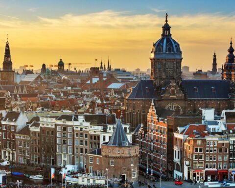 Veiligheidsrisicogebied uitgeroepen in Amsterdam voor Ajax tegen Galatasaray wedstrijd