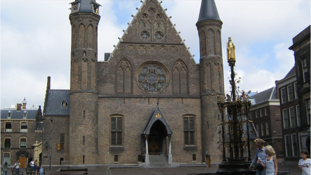 Verbouwing Binnenhof kost zes keer meer dan begroot en uitloop naar 2031