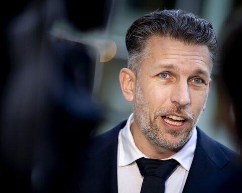 VNG bekritiseert 'pijnlijke' reactie van minister op verkiezingstweets van Wilders