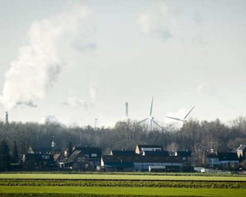 Woede in Moerdijk over plan tot opheffing dorp voor havenuitbreiding