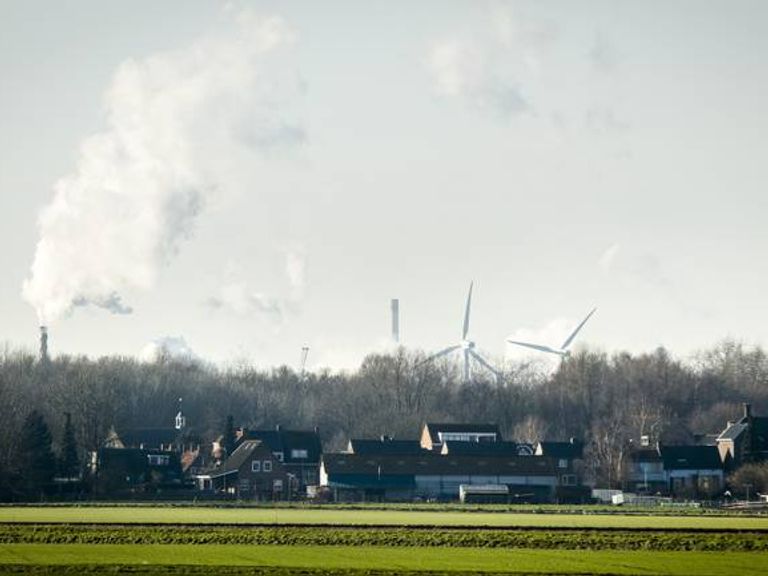 Woede in Moerdijk over plan tot opheffing dorp voor havenuitbreiding
