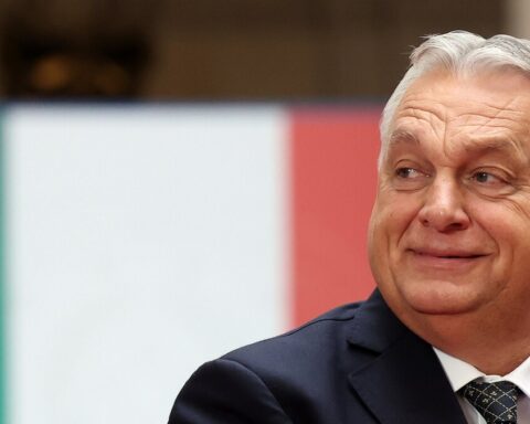 Orbán versterkt positie van de Hongaarse president voorafgaand aan mogelijk verlies bij verkiezingen