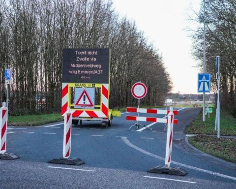 A28 bij Hoogeveen langdurig dicht door vorst: verkeersveiligheid voorop