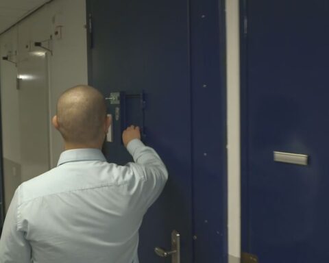 Aantal tbs'ers in gewone gevangenis groeit; schadevergoeding in zicht