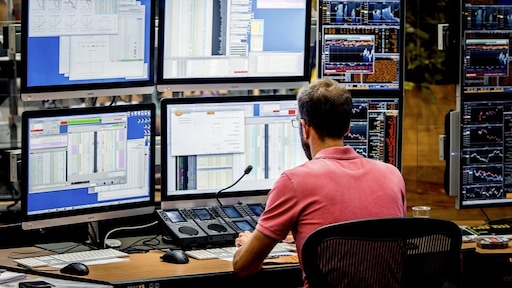 AFM: beleggers jaarlijks voor 750 miljoen euro benadeeld