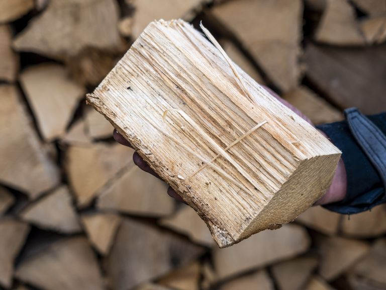 Amersfoort legt eerste boetes op voor houtstook ondanks verbod