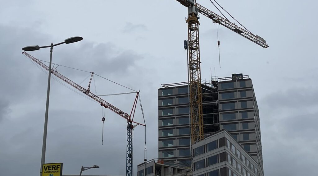 Amsterdam onthult plannen voor 5.500 woningen in voormalig industrieterrein Zuidoost