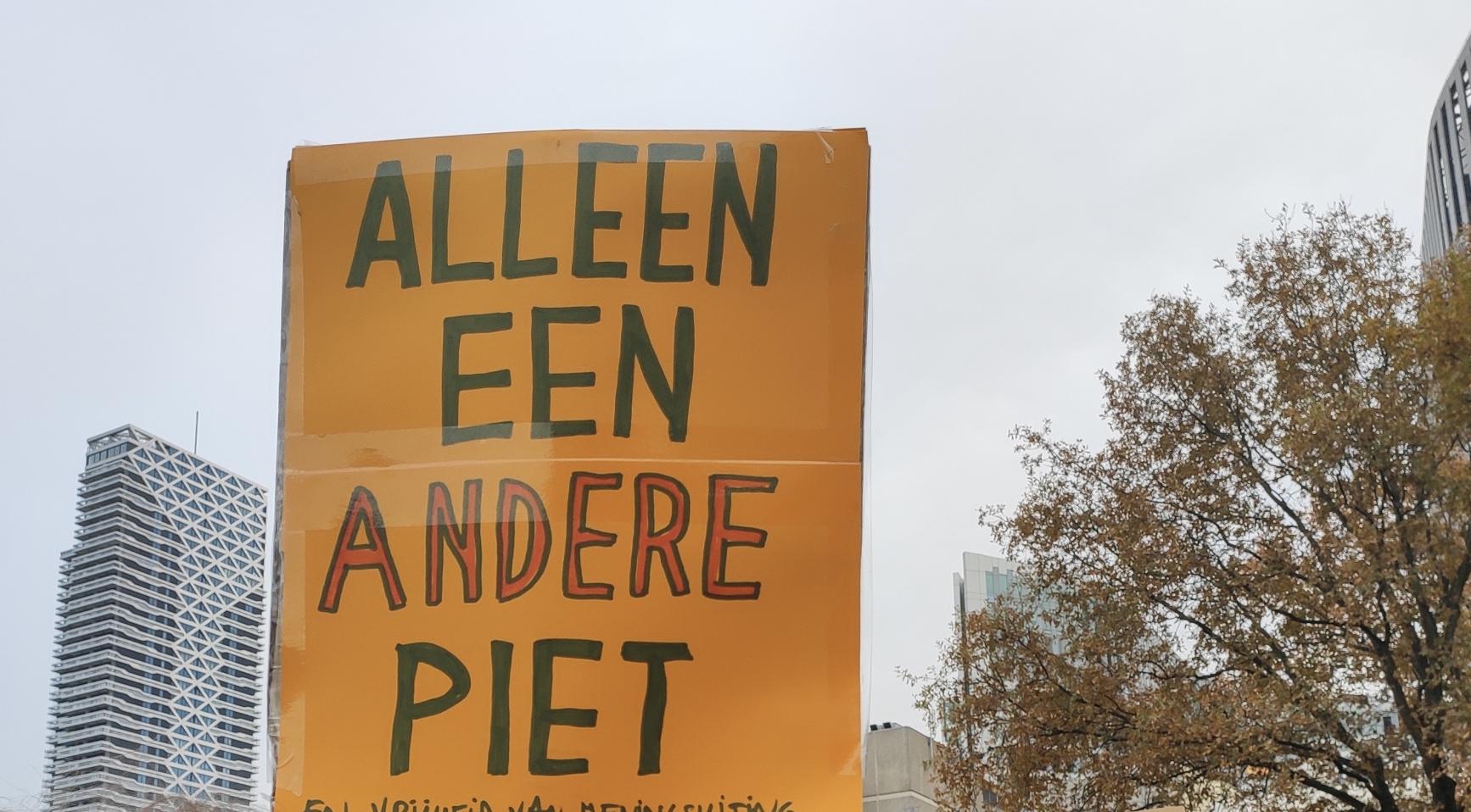 Amsterdam reikt Andreas Medal uit aan activisten voor inclusieve Sinterklaasviering
