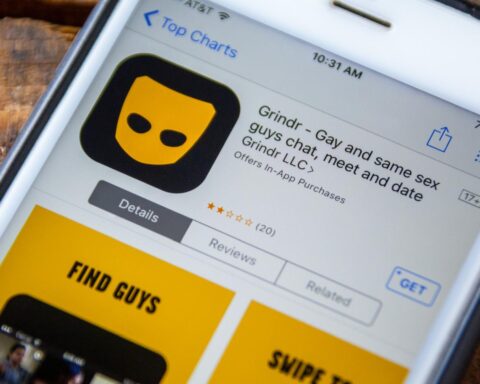 Amsterdammer krijgt 10 jaar gevangenisstraf voor gewapende overvallen op Grindr-gebruikers