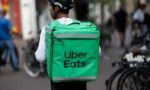 Arbeidsinspectie vraagt Uber Eats om een maand stil te liggen in Amsterdam